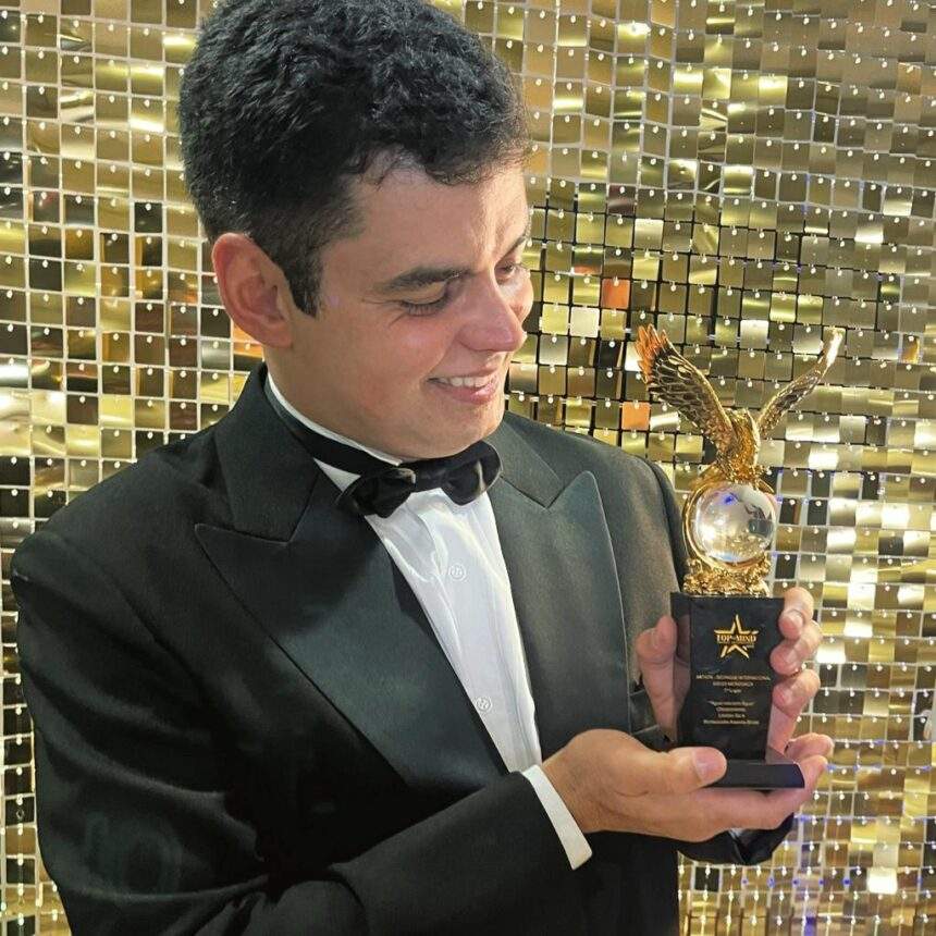 O artista plástico Diego Mendonça traz coleção que retrata crianças com roupas de realeza e estampas africanas