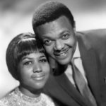 Abandonada pela mãe, Aretha Franklin ainda viu o pai engravidar menina de 12 anos