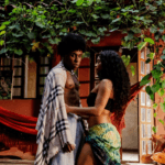 El Coffee’ convida manos e minas a dançar nas batidas de afrobeats de “Rodeo”