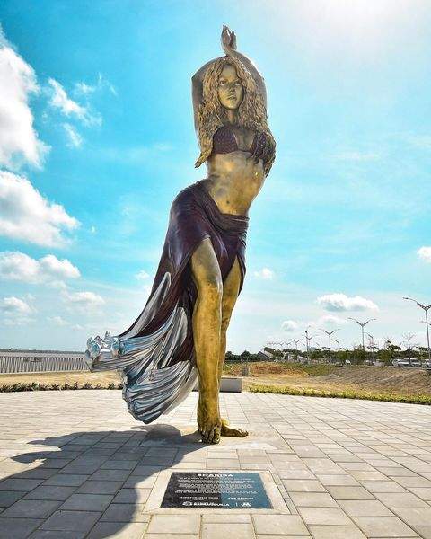 Shakira ganha estátua em Barranquilla, sua cidade natal