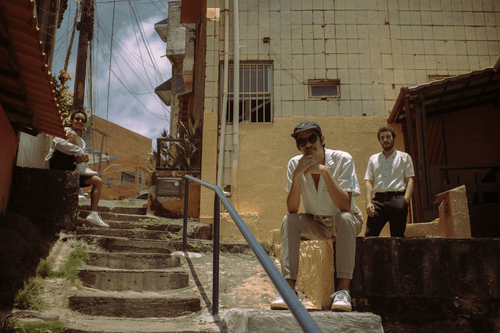 Merlô lança ‘Travessa Jaguaracy’, EP de estreia com boas doses de Indie Psicodélico