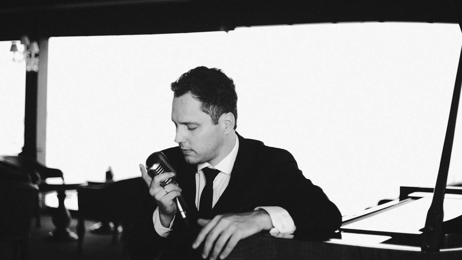 Luca Latorre lança EP “Sessions” com versões de clássicos