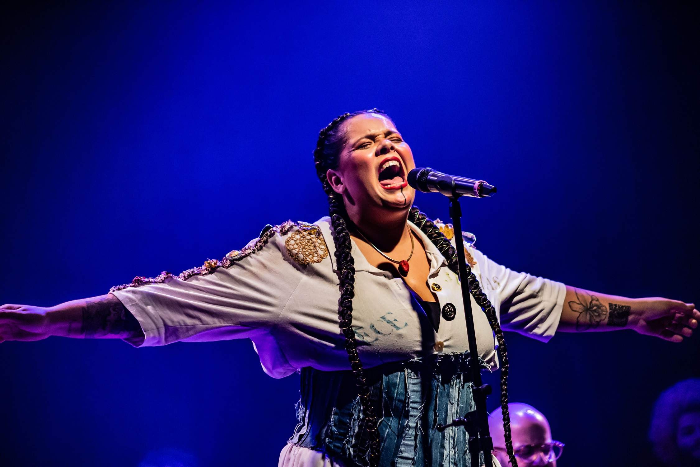 Maíra homenageia Maysa em novo EP “Saudade de Mim”