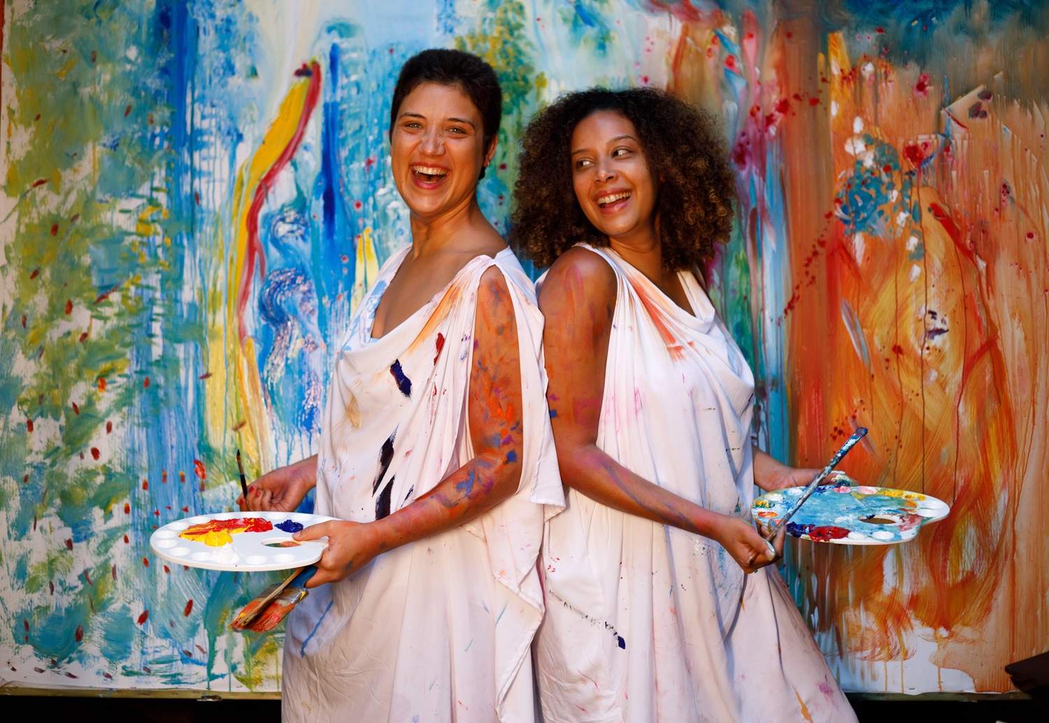 Ro Araujo e Renata Chiquetto colaboram em “Céu Laranja”