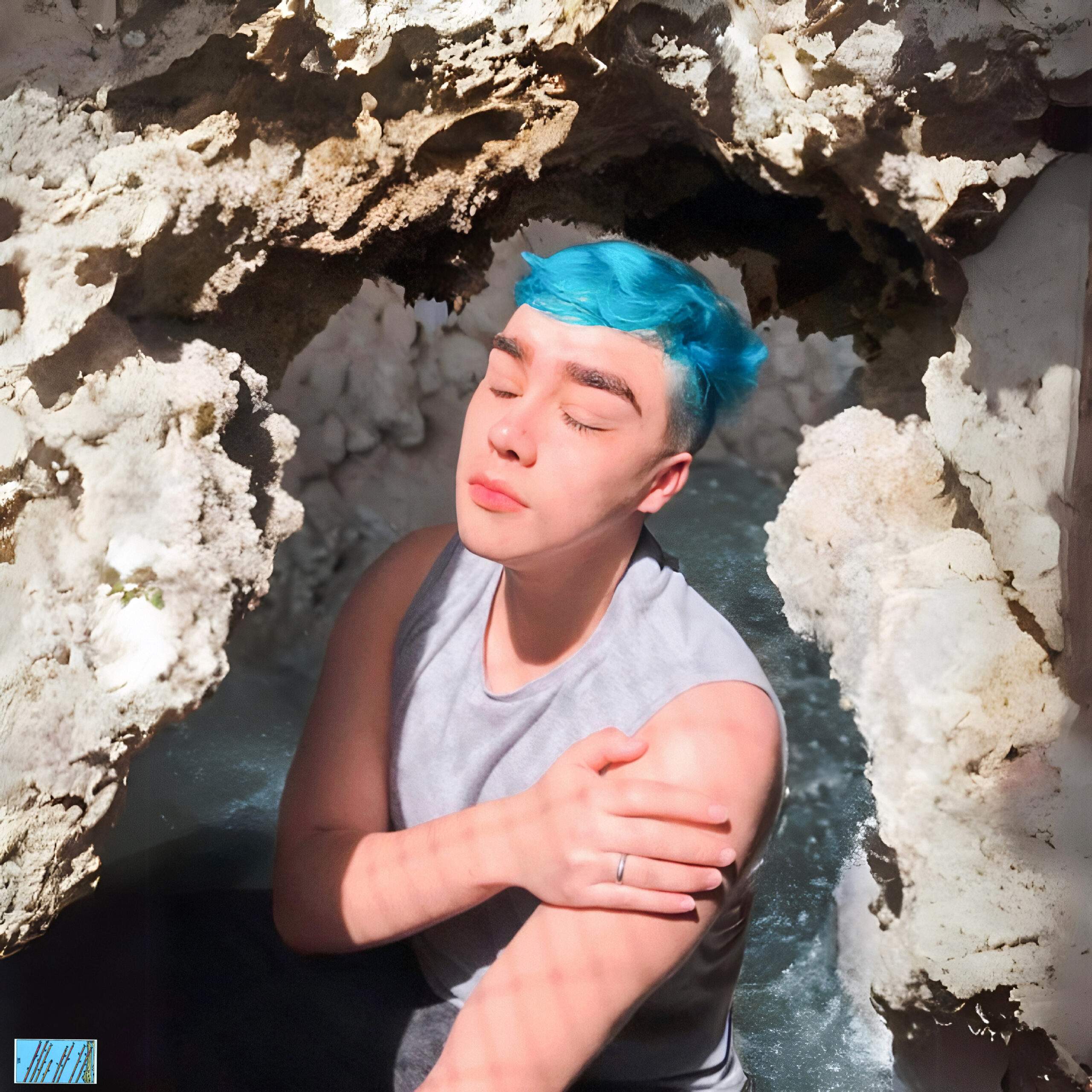 O cantor cearense de 23 anos, anuncia  terceiro single do álbum Tarot Hormesis