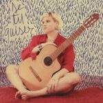 Prestes a lançar disco de estreia solo, Bruna Alimonda faz show no carnaval de Recife