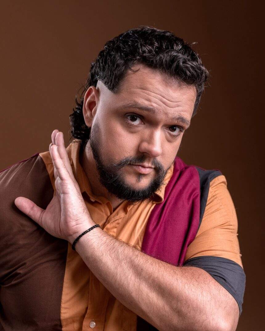 Almir Chiaratti mescla música, poesia, dança e performance em show gratuito no Centro da Música Carioca Artur da Távola