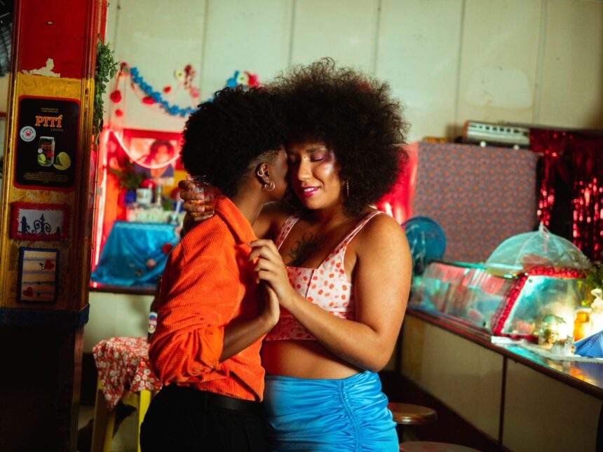 Bruna Alimonda Apresenta Novo Vídeo “Para de Me Curtir e Me Ama”