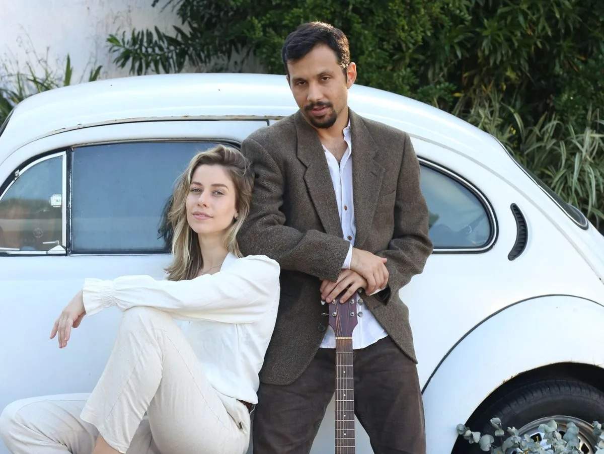 Dudalu traz o clima de verão para uma celebração do que importa na vida em “Instantes”