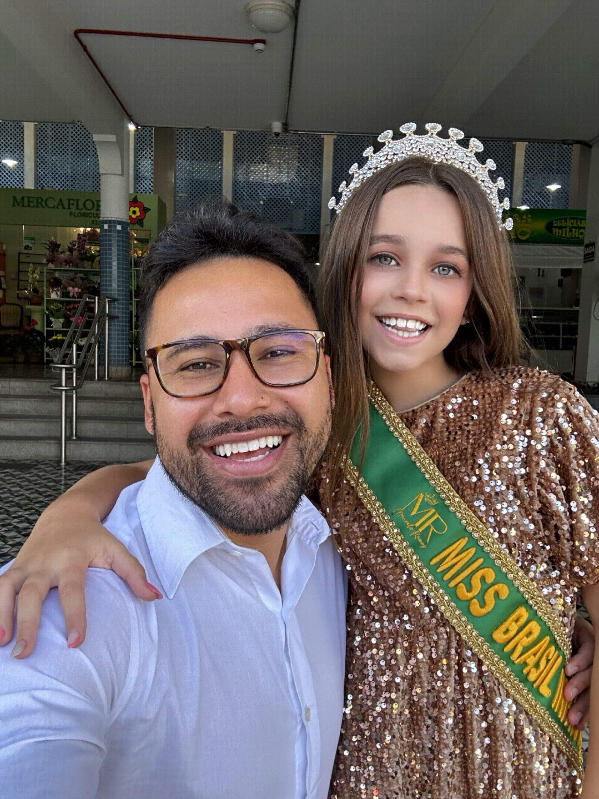 O especialista em misses Paulo Filho, desembarcou em São José do Rio Preto para a promoção da Miss Brasil Infantil, Cecilia Azenha