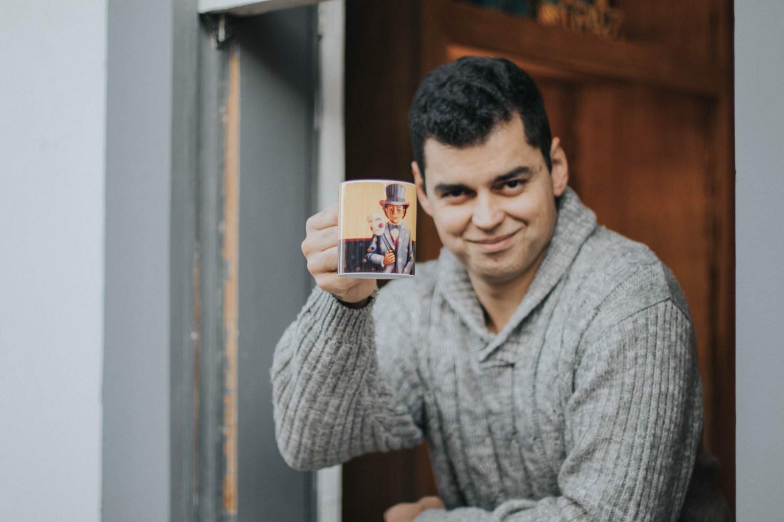 Artista plástico Diego Mendonça homenageia os 310 anos de São João Del Rei, com figuras ilustres de Minas Gerais