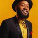 Vox Sambou reflete sobre paz e justiça em seu novo clipe “Raise Your Voice”