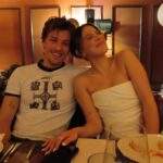 Millie Bobby Brown comemora seus 20 anos ao lado do namorado, Jake Bongiovi, e amigos