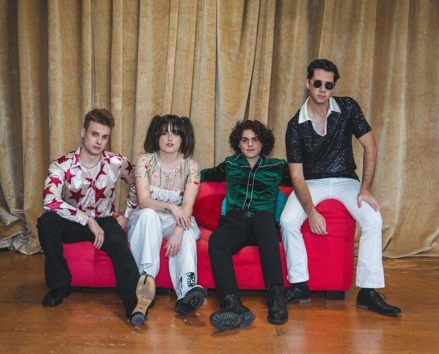 Banda canadense A Short Walk to Pluto transforma clássico do Tears for Fears em rock alternativo