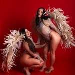 Musas do Carnaval, Flora Favaretto e Bi Mejia tiram a roupa para revista e prometem topless em desfile