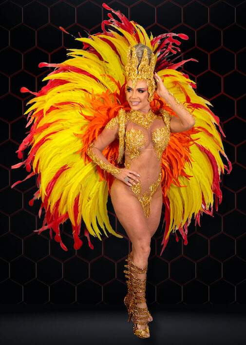 Rainha da X9 Pioneira, Francine Carvalho desfila com fantasia de cristais: “a mais luxuosa”