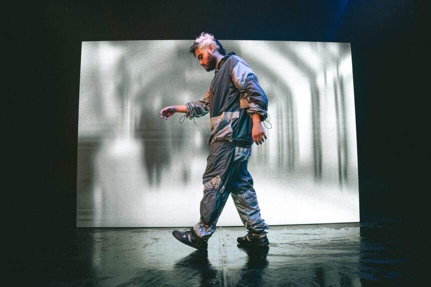 GZLZ viaja ao futuro no clipe “Baile do Amanhã”