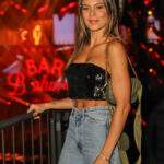 Madrinha no Carnaval, Josi Aoas curte esquenta em camarote e fala de expectativa para desfile 