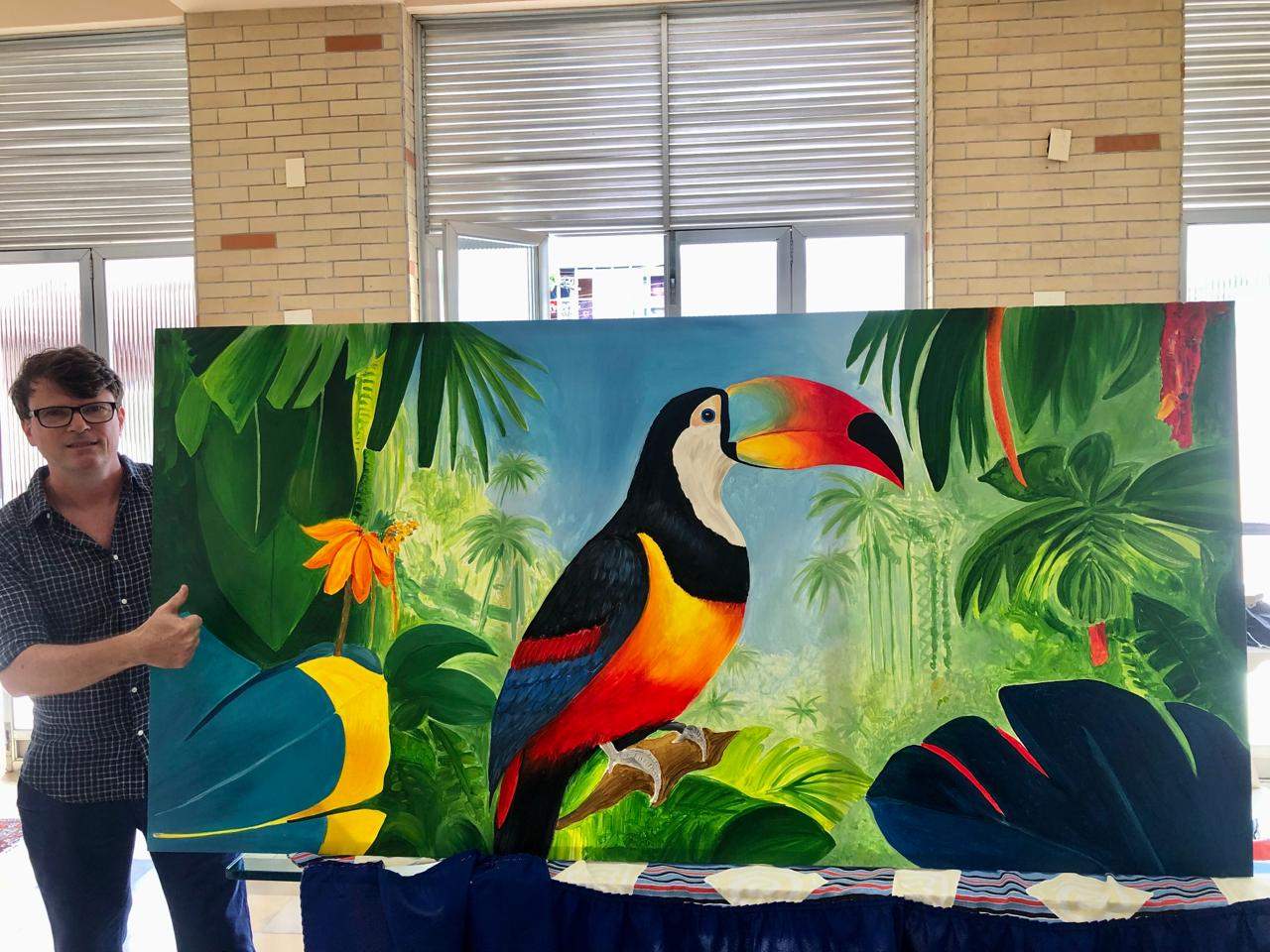 Artista Jérôme Poignard apresenta a exposição “Luzes”, famosa por suas cores e luzes