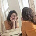 Por que é importante amar a si mesmo antes de entrar em um relacionamento