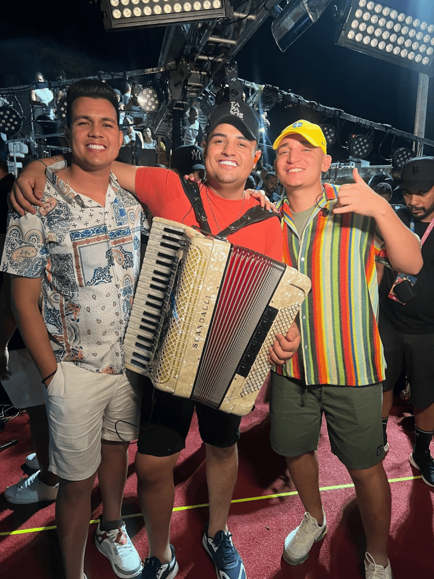 Sucesso Absoluto: Trio Pizro Estreia em Salvador Levando Multidão aos Extasis