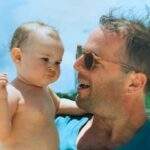 Filhas de Bruce Willis comemoram 69º aniversário do pai com fotos