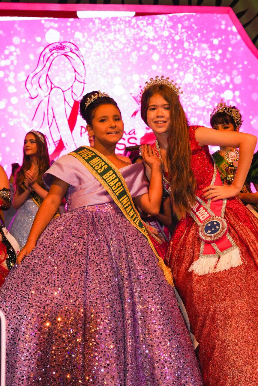 A paranaense Gabriela Rehder de 9 anos, fica em segundo lugar no concurso Pequena Miss Brasil