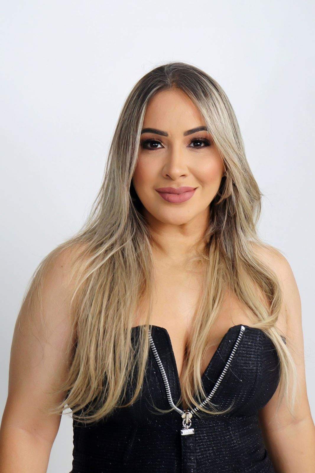 Michelle Menezes, ex Banda Calcinha Preta, lança novo EP em carreira solo e se prepara para o São João