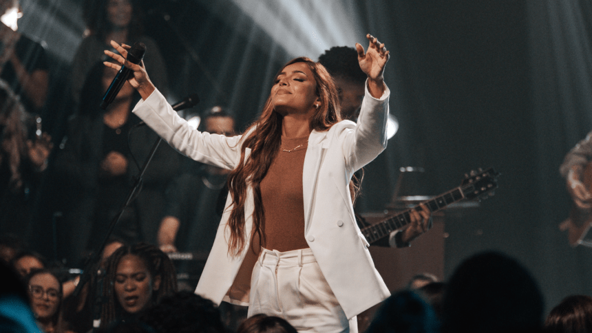 Destaque do gospel, Mari Borges lança “Um Milhão de Vezes”