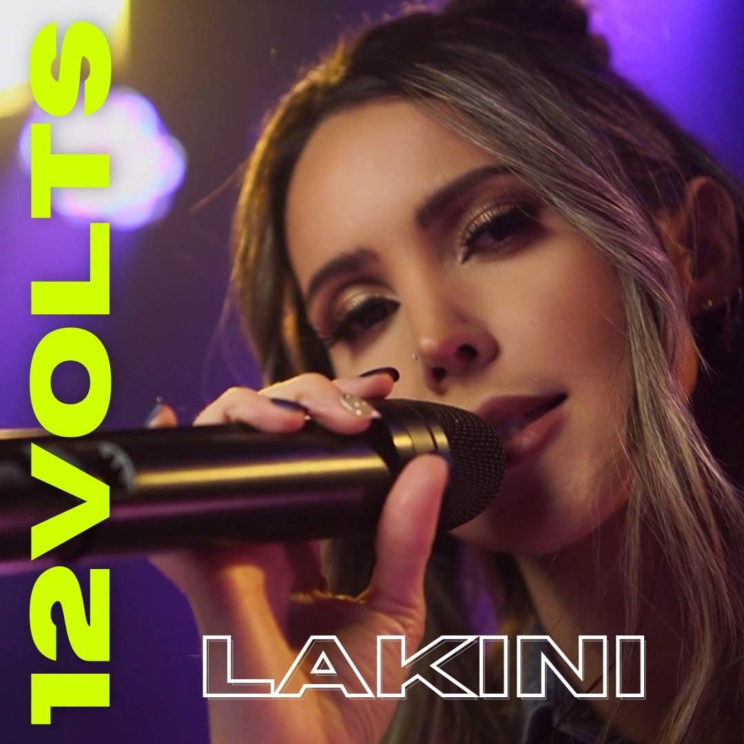 Sertanejo Pop – Conheça o descontraído single “12 VOLTS” da cantora LAKINI