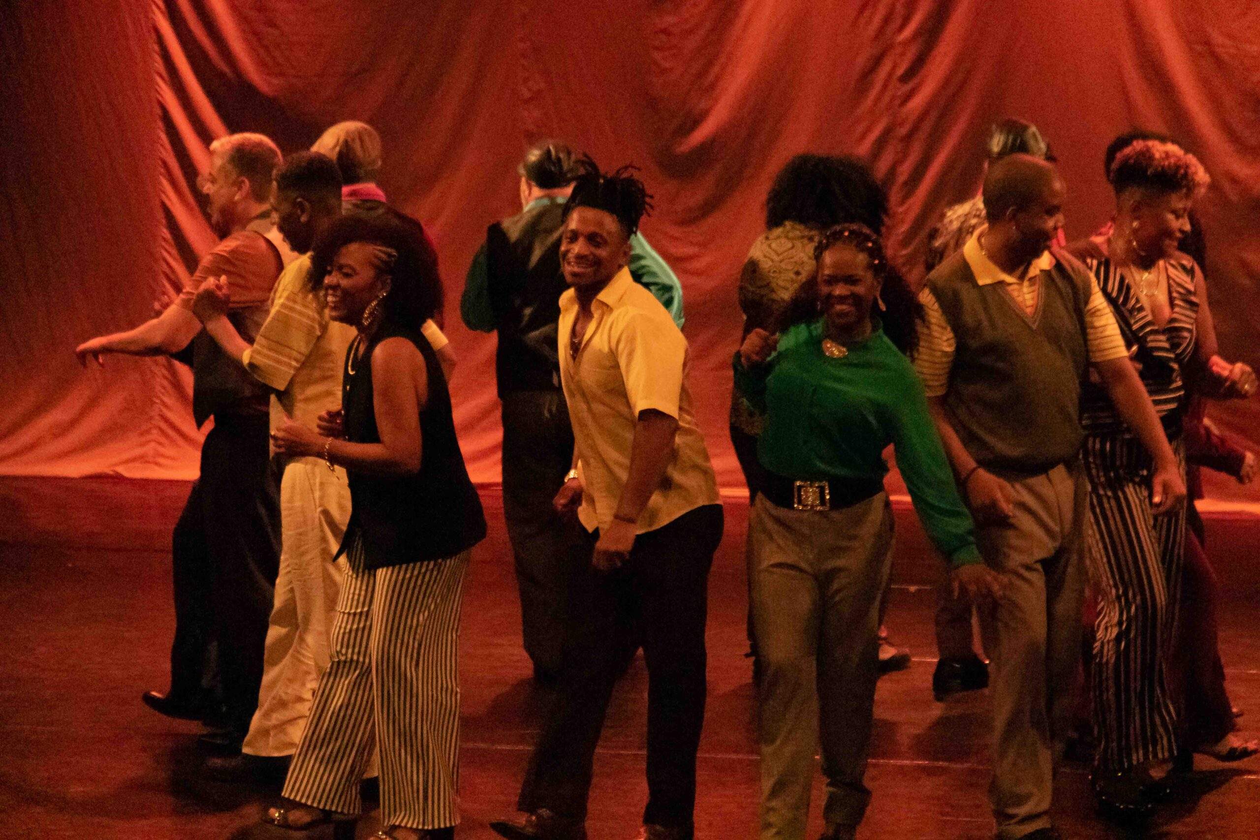 Sucesso nos palcos, Originais do Charme tem sua história contada em documentário