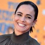 Alice Braga e Gabriel Leone estarão na entrega dos Prêmios Platino, no México