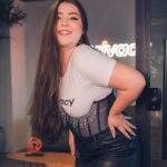 Influencer Flora Favaretto é a número um da Privacy com R$ 1,5 milhão faturado; relembre 5 polêmicas dela