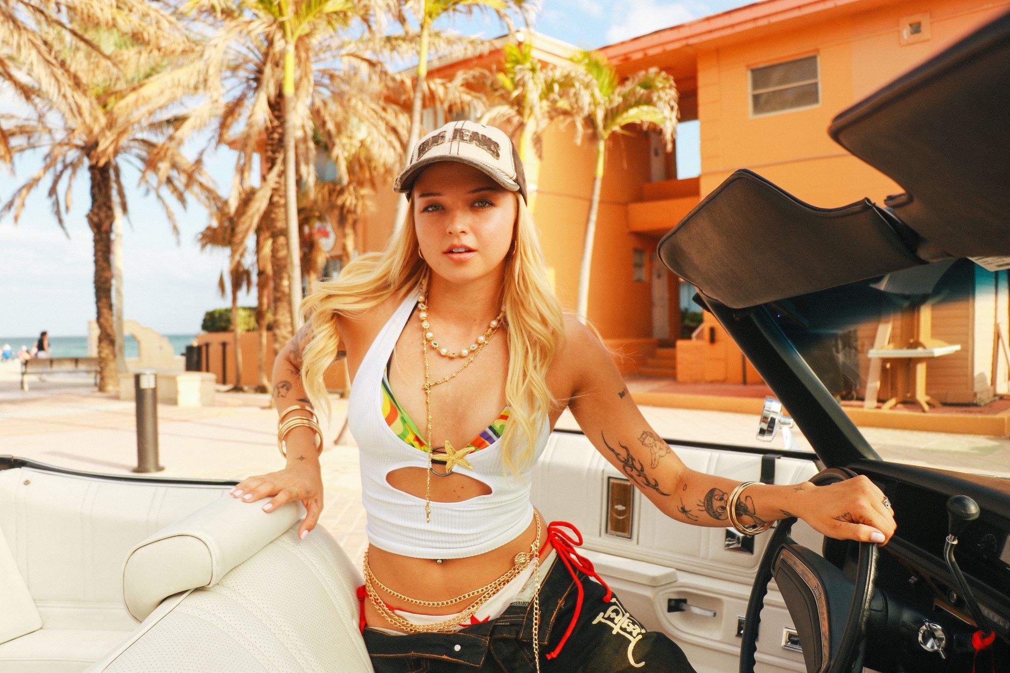 Joalin aposta no dance-pop em “Bikini”