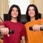 Marcos e Vinicius estreiam com o CD “Forró no 220”