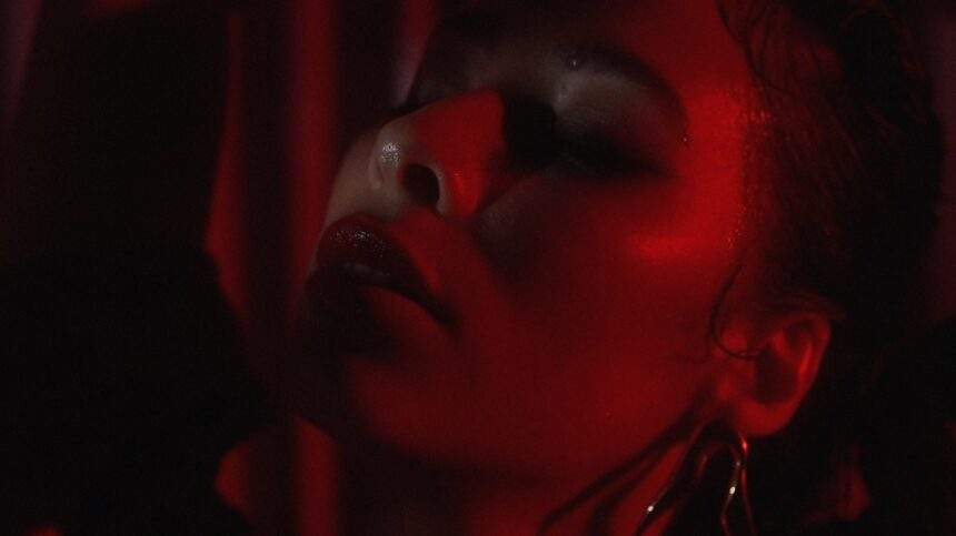 Mayah e Castel celebram o desejo e o encanto no single “Calor da Boca”