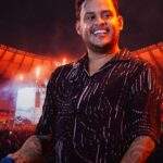 Thiago Aquino surpreende com álbum inédito
