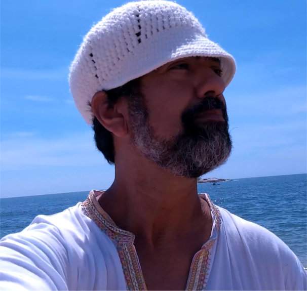 Comanche (Rapper): Espalhando Positividade e Exaltando as Maravilhasdo Mar que Encanta