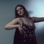 Cantora Paris Paloma anuncia álbum de estreia “Cacophony”. Lançamento no dia 30/08