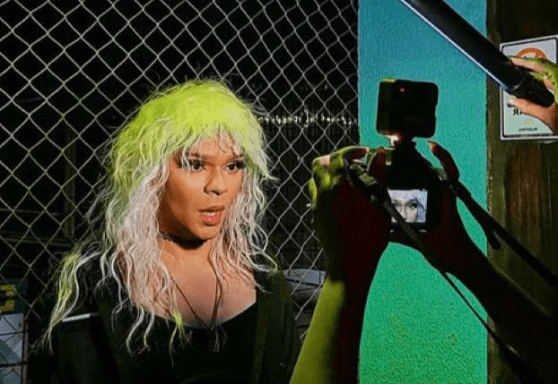 Lindsey Vianna divulga trailer enigmático de novo videoclipe.