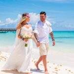 Musa +18, Brenda Parisotto se casa em praia do Caribe e transmite lua de mel na web: “reality adulto”