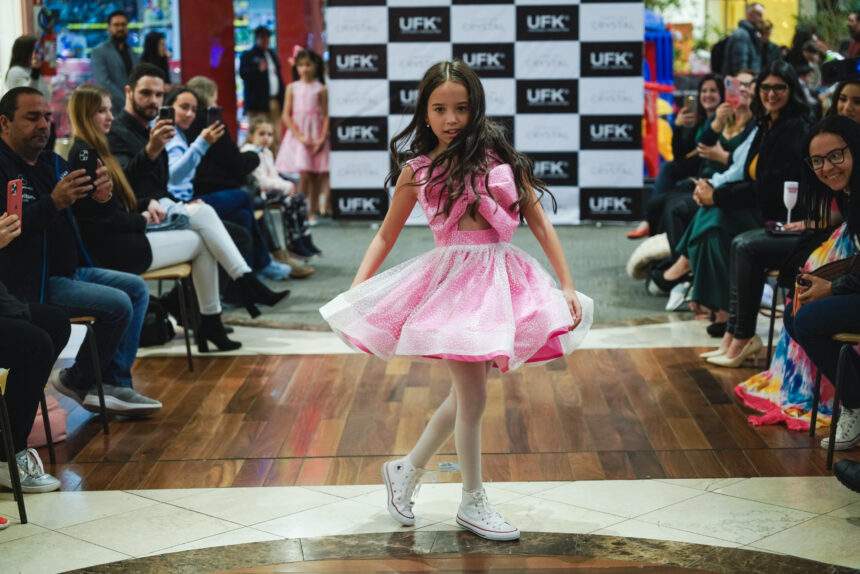 O estado de São Paulo está recebendo a seletiva do projeto Universal Fashion Kids, competição que visa escolher a estrela do grupo UFK