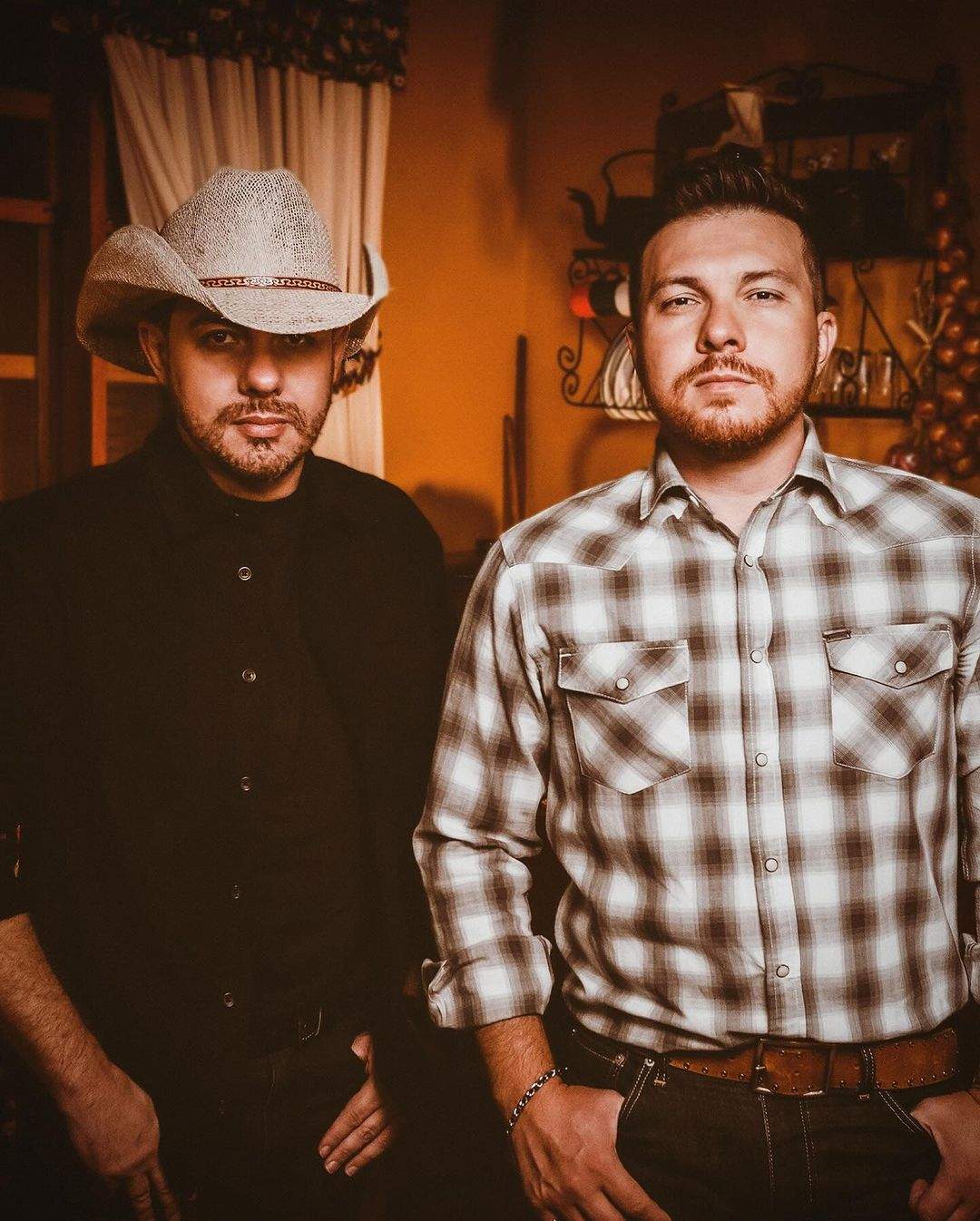 Otávio Augusto e Gabriel são atrações do “Aparecida Sertaneja”