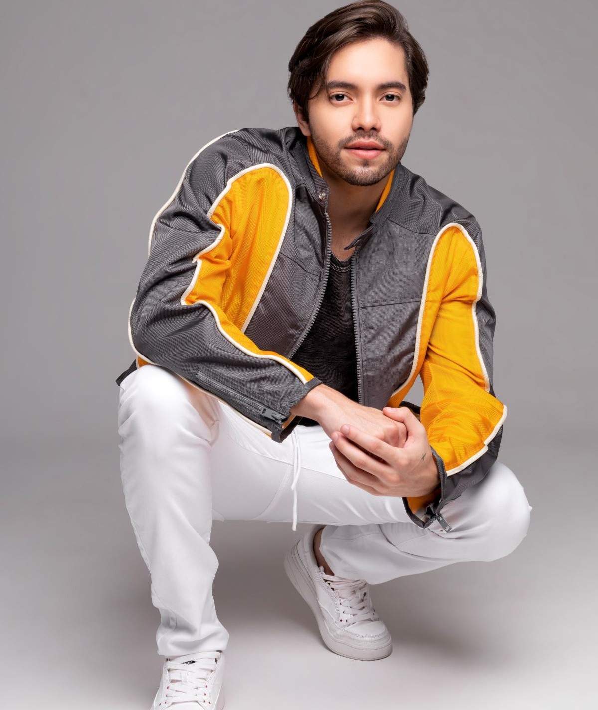 Victor Santos apresenta música e clipe inéditos