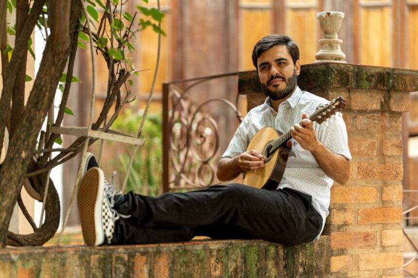 Vitor Casagrande lança álbum em homenagem aos grandes nomes do choro brasileiro