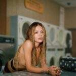 Rita Ora lança sessão ao vivo intimista de “Ask & You Shall Receive”