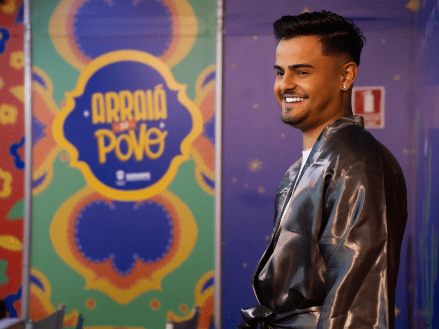 Referência no arrocha, Heitor Costa agita recorde de público no Arraiá do Povo