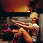 MARIANNA conta história de amor próprio no clipe “Nada Vai Ser Como Antes”