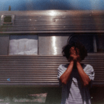 Músicas tristes para dançar: Janeiro Industrial estreia com EP “Alteridade”