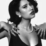 RAYE apresenta a épica “Genesis.” no estádio de Wembley